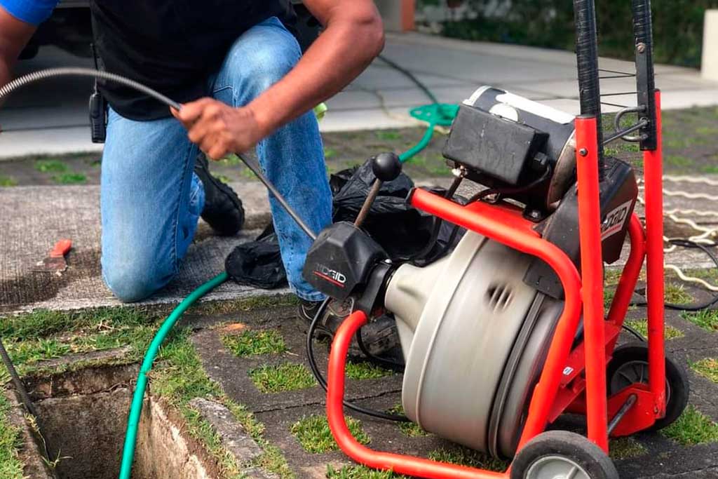 Limpieza de Tanques Sépticos. Destaqueo de Tuberías Trampas de Grasa. Cajas de Registro. Tanques sépticos. Reparación de Tuberías. Fugas de agua. Construcción de Tanques Sépticos, Trampas de grasa y drenajes. Servicio de mantenimiento de tuberías para empresas, Residenciales.